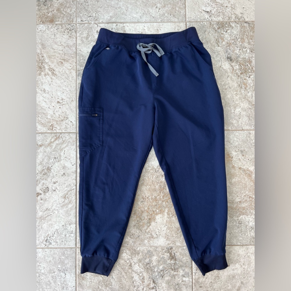 FIGS Zamora Jogger Scrub Pants in Navy Blue, size XL/P